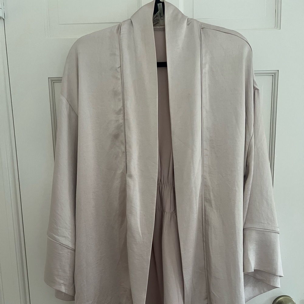 Lulu's Champagne Robe - Picture 9 of 9